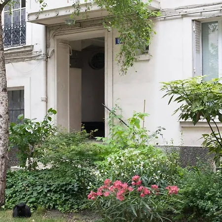 So Cute 55m2 And Quiet With A Courtyard Garden Apartament