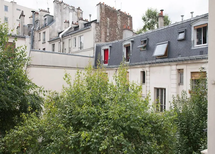 So Cute 55m2 And Quiet With A Courtyard Garden Apartamento