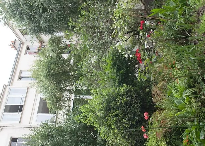 So Cute 55m2 And Quiet With A Courtyard Garden Apartamento Paris